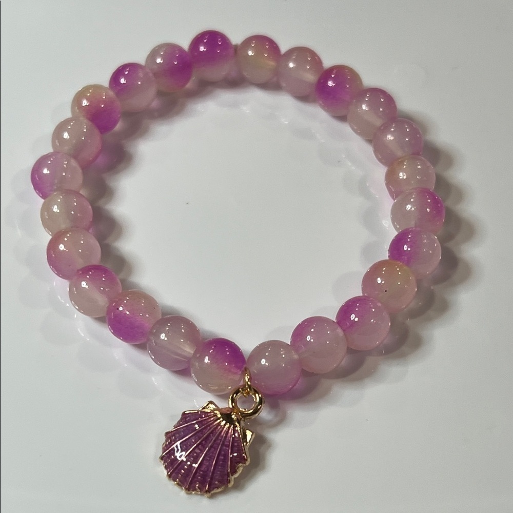 Chic Pink Beaded Bracelet with Shell Charm